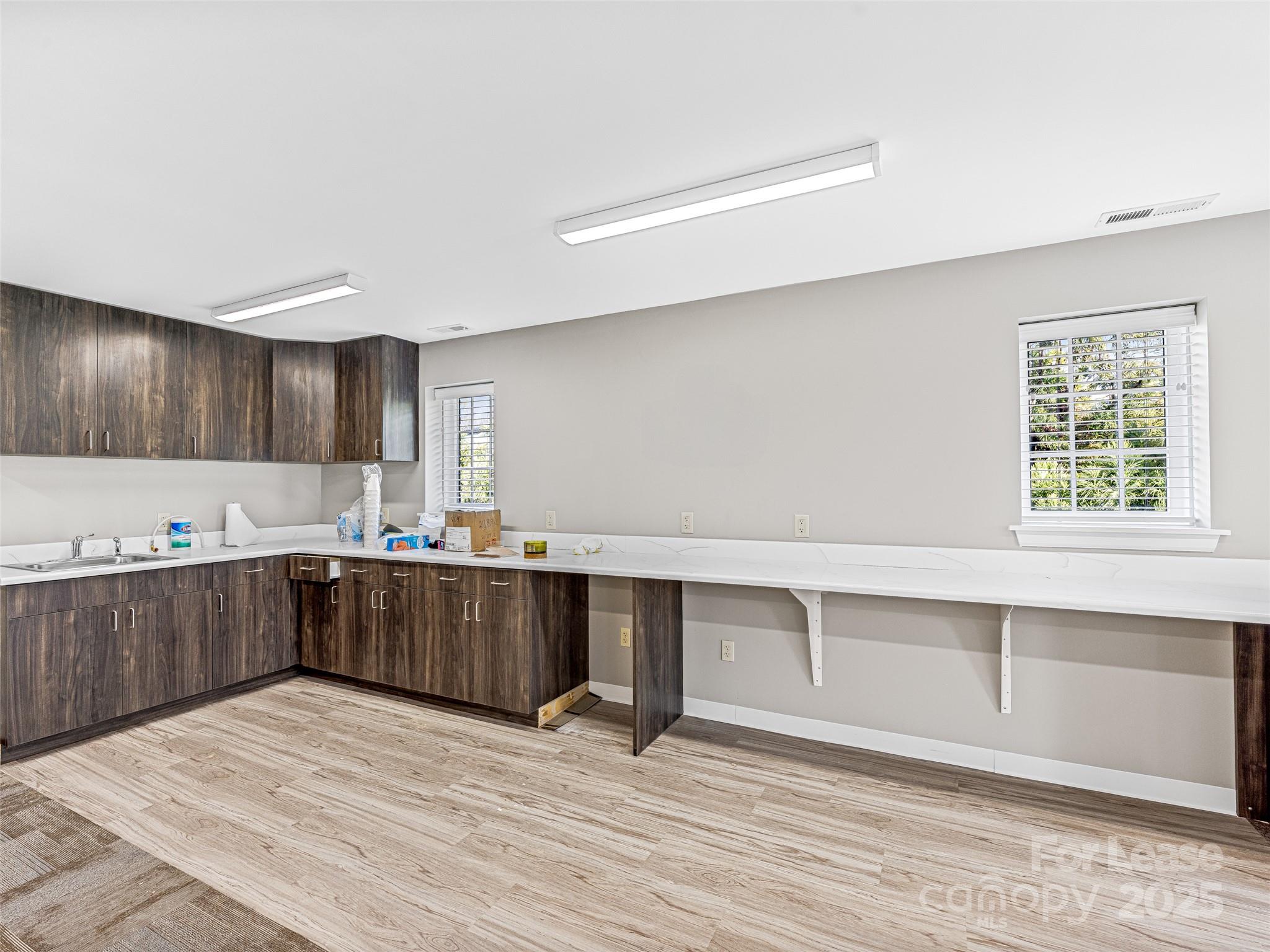 800 Beverly Hanks Center