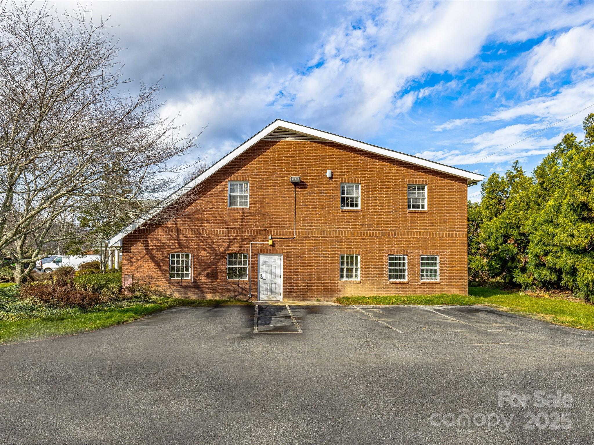 800 Beverly Hanks Center