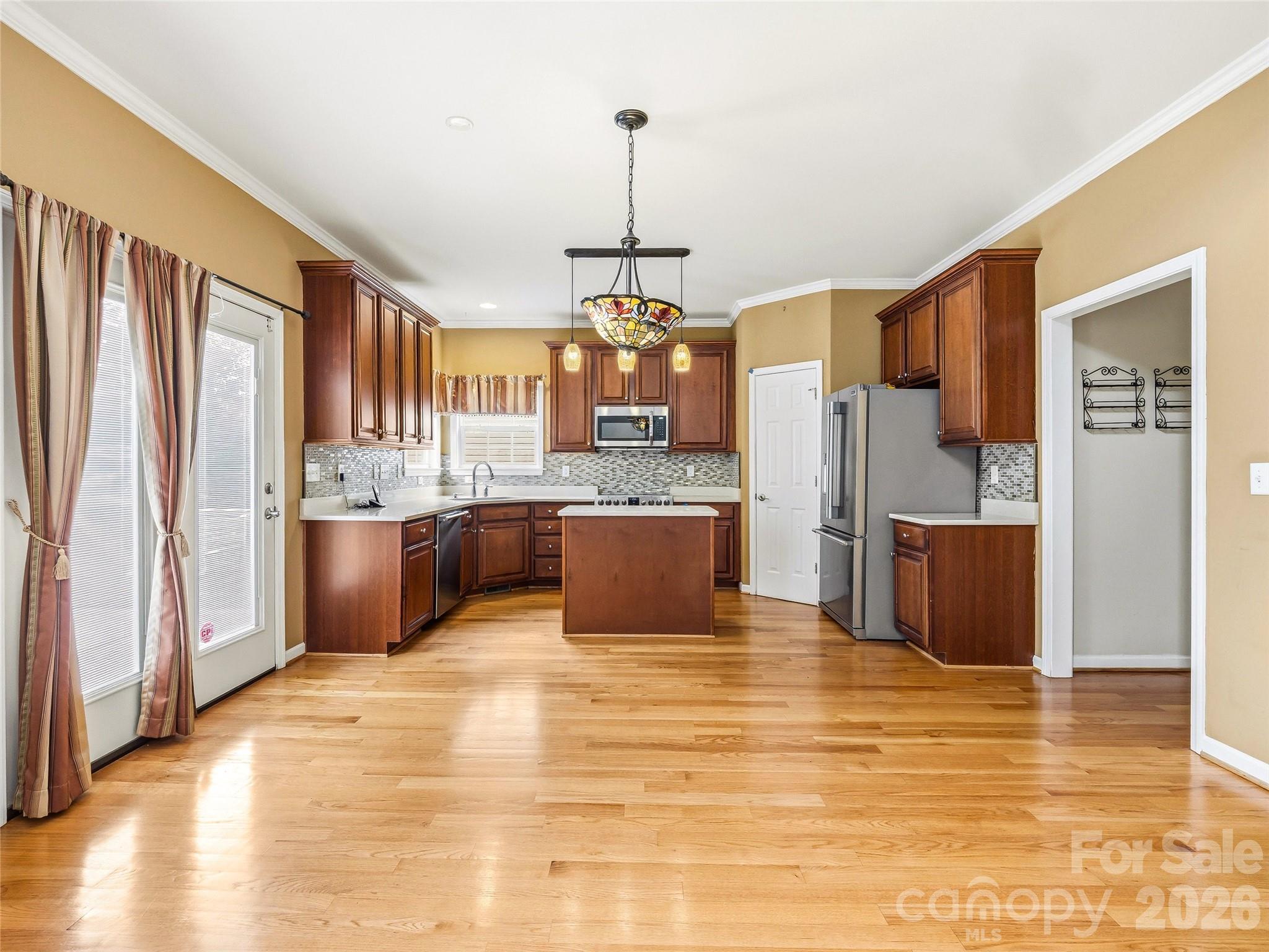 6 Dansford Lane