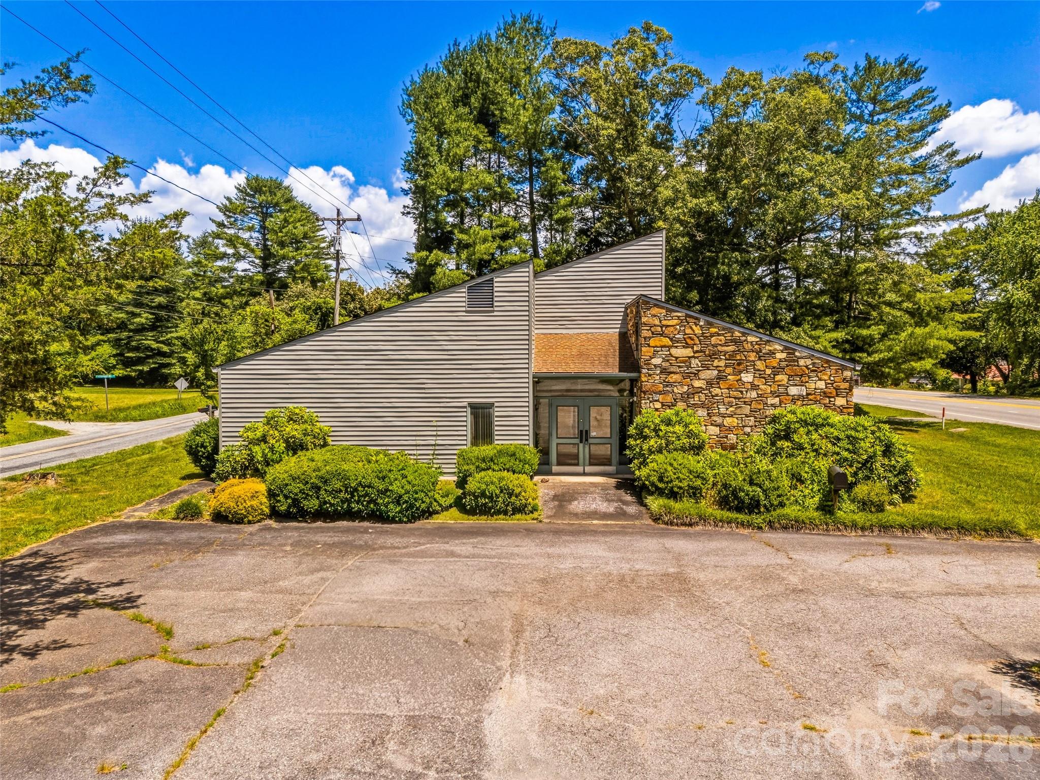 675 Hendersonville Highway