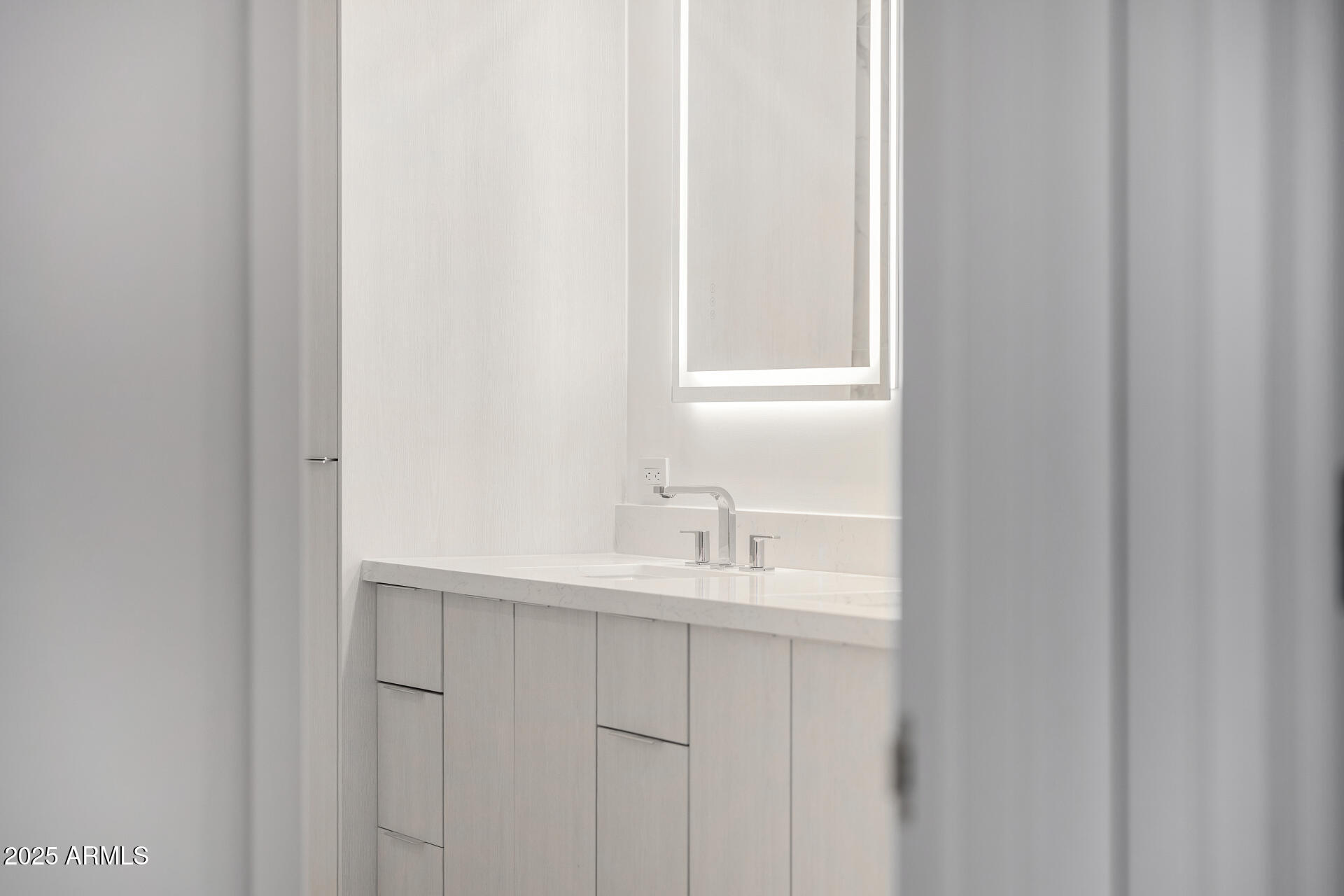 7161 E RANCHO VISTA Drive 4007