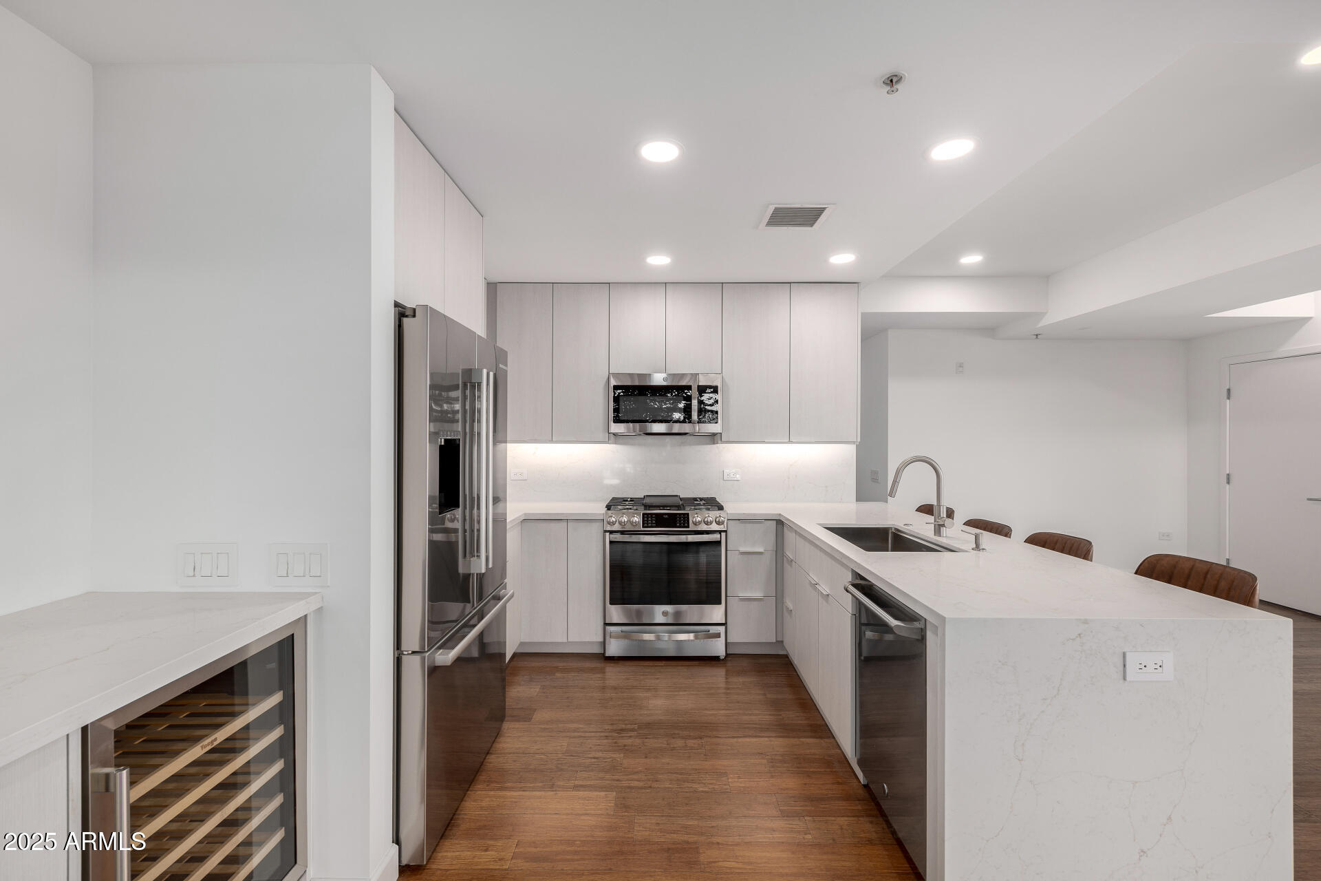 7161 E RANCHO VISTA Drive 4007