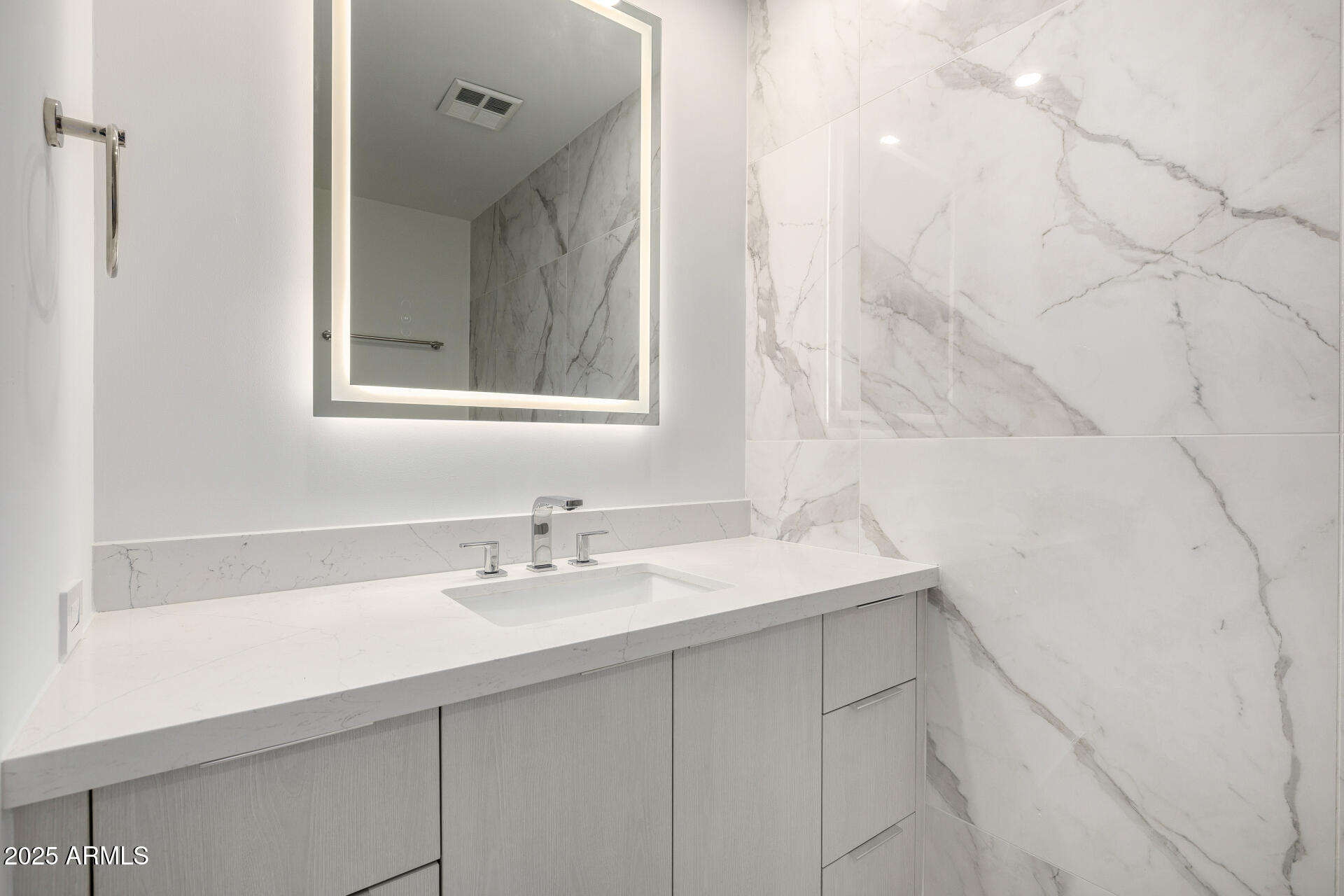 7161 E RANCHO VISTA Drive 4007