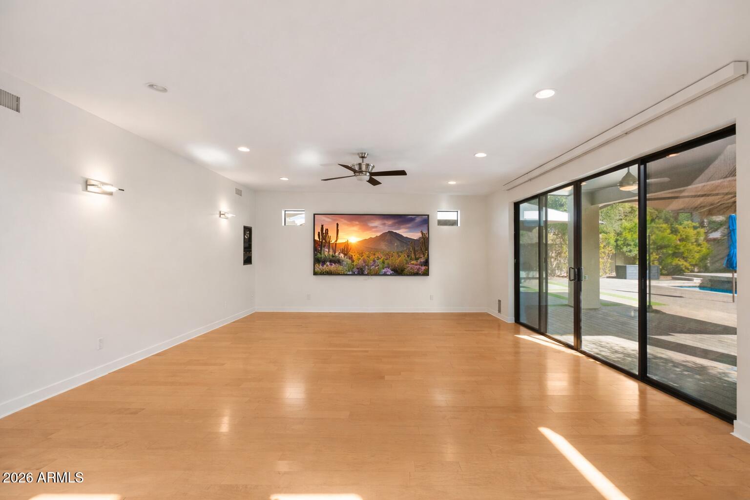 9433 S STANLEY Place