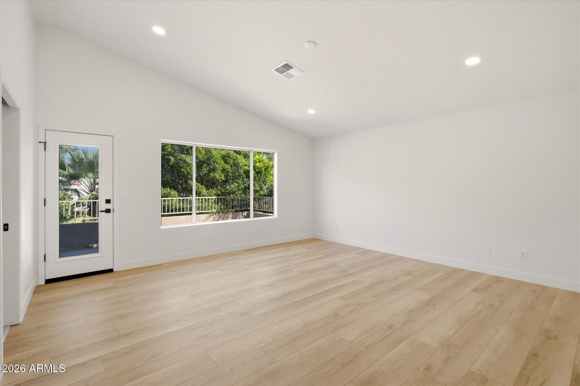 5040 W IVANHOE Street