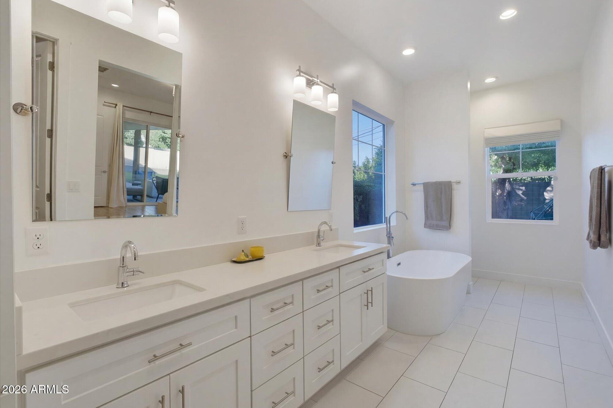 4222 E HAZELWOOD Street