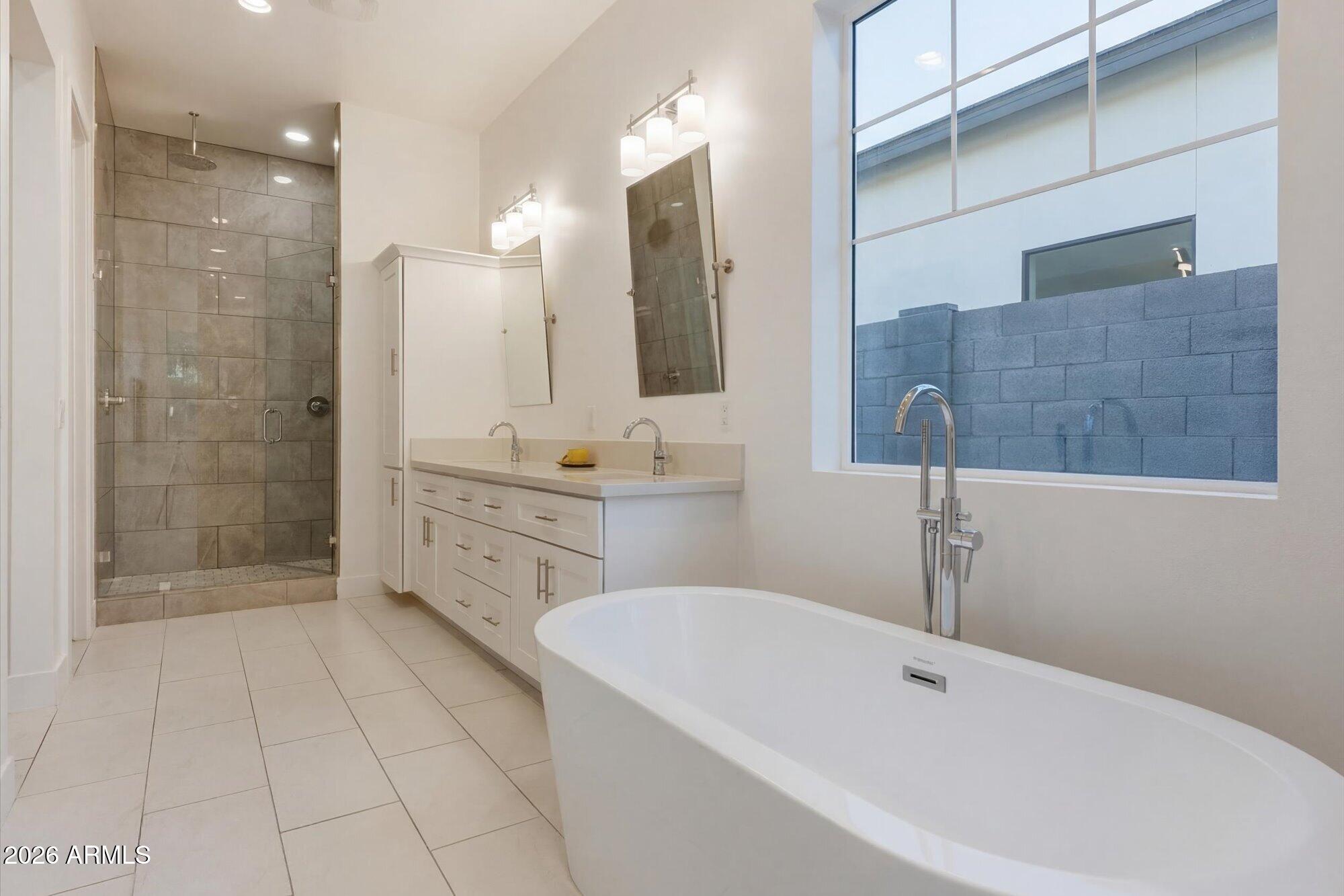 4222 E HAZELWOOD Street