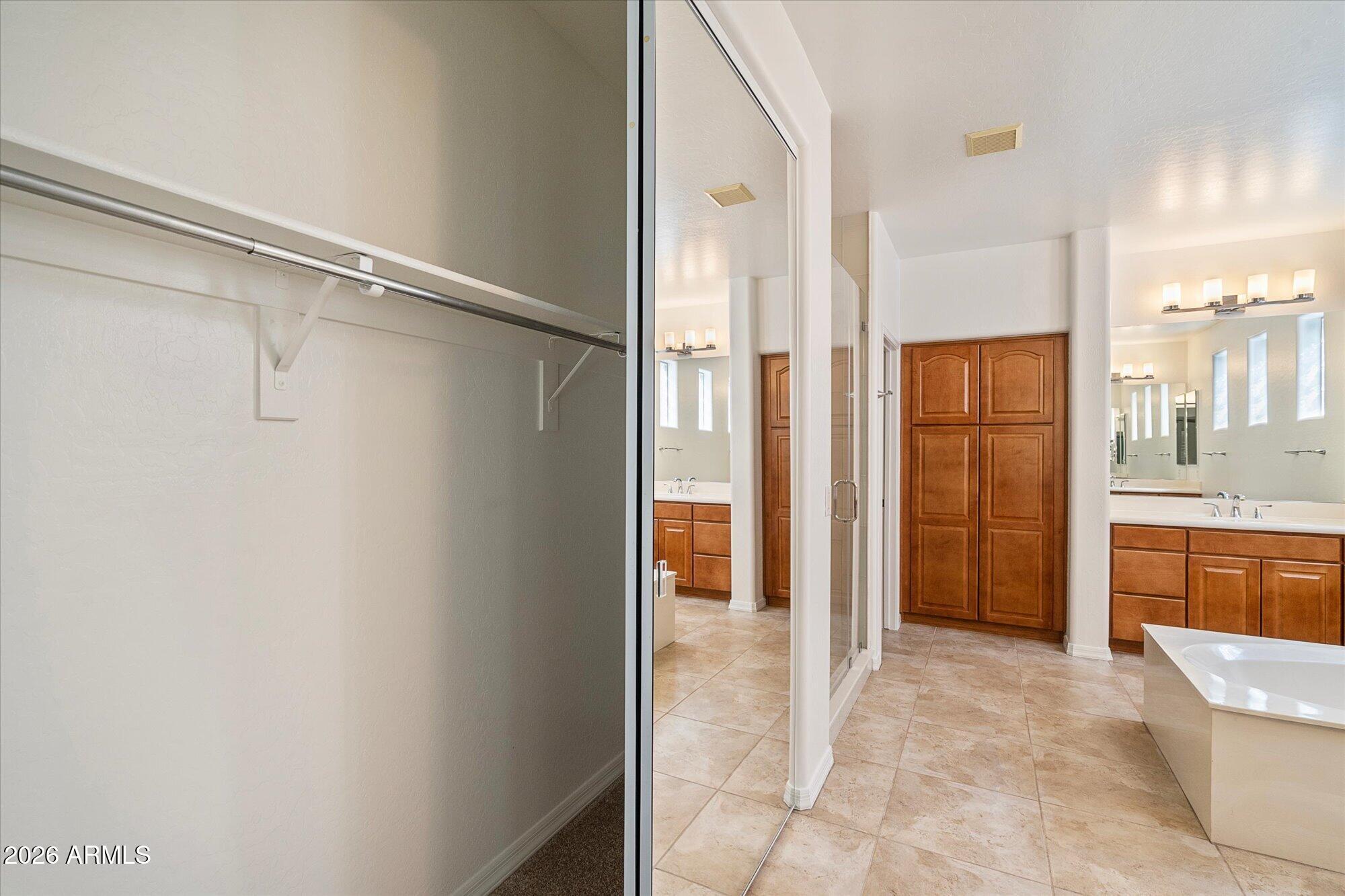 2406 W OLD PAINT Trail