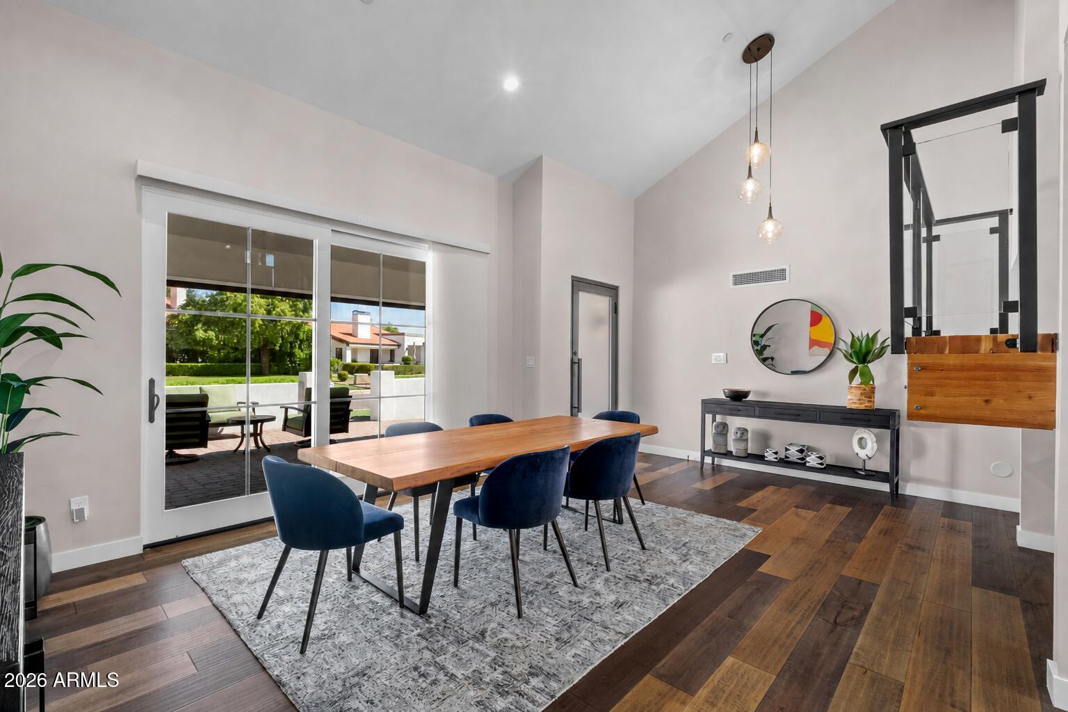 7522 E WOODSHIRE Cove