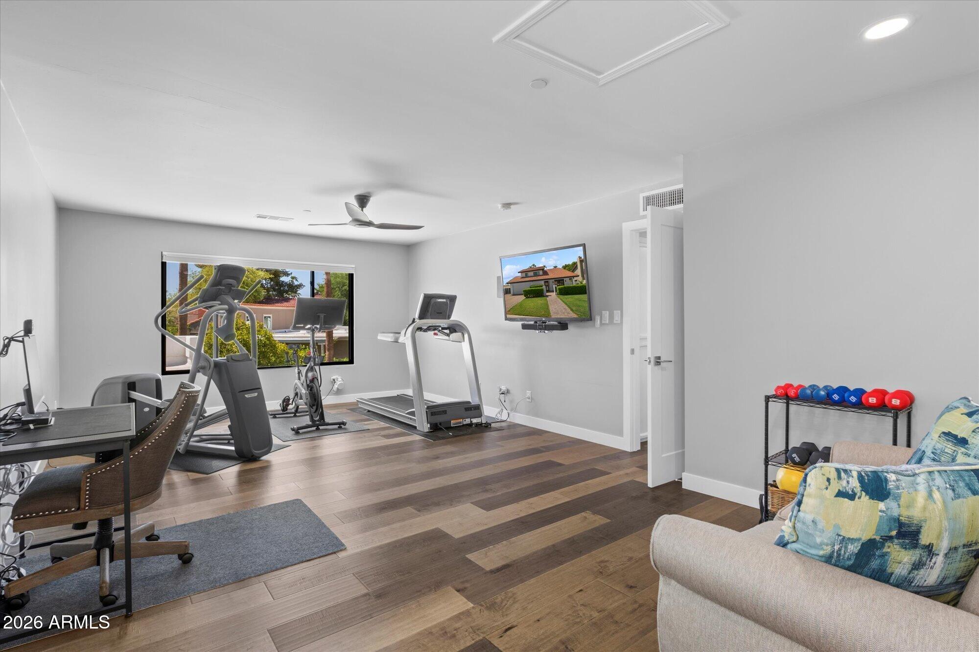 7522 E WOODSHIRE Cove