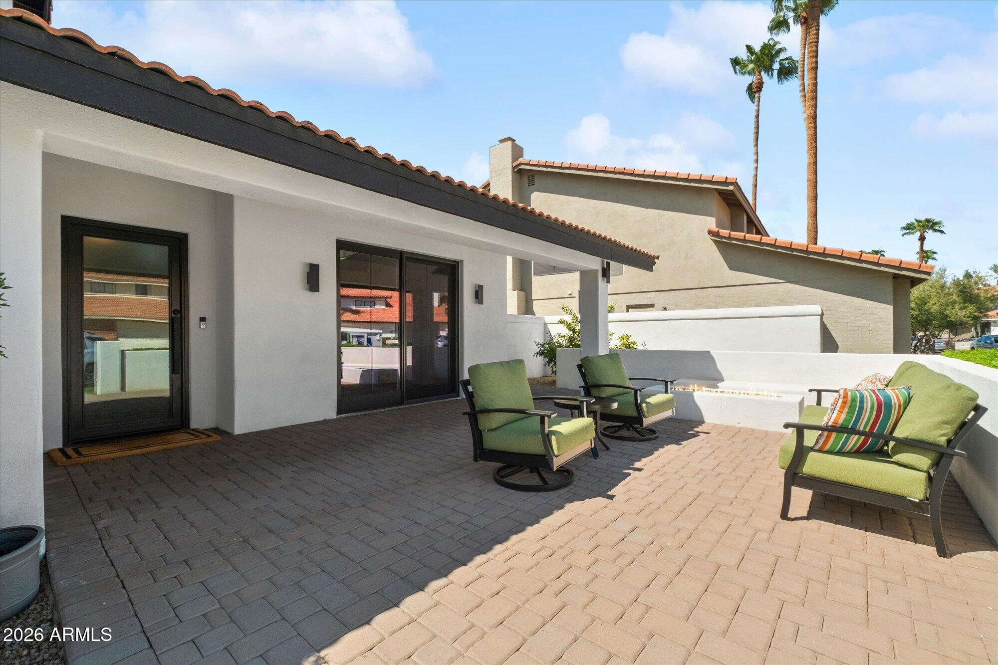 7522 E WOODSHIRE Cove