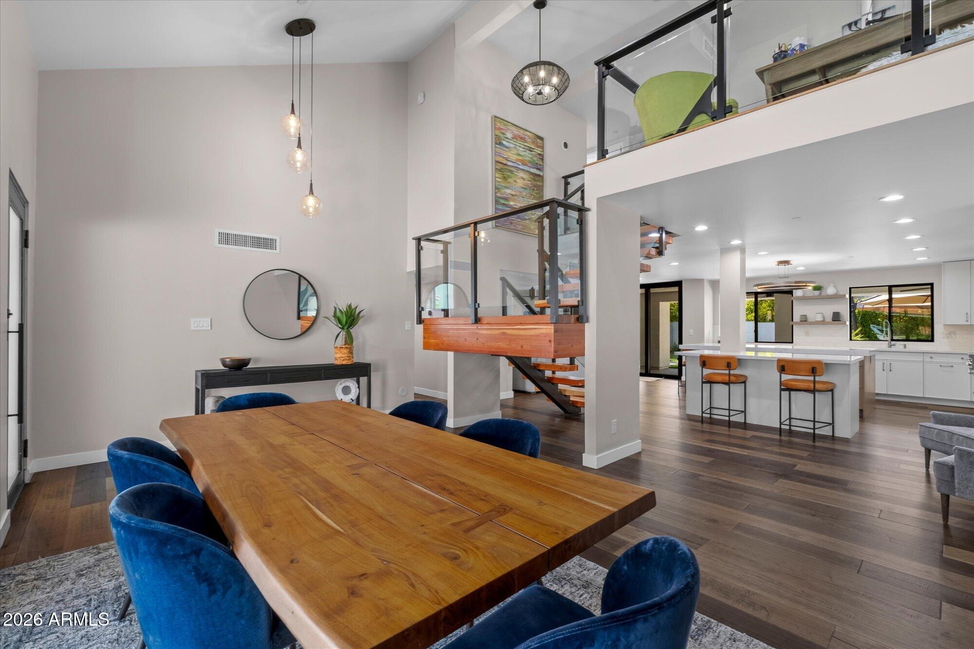 7522 E WOODSHIRE Cove