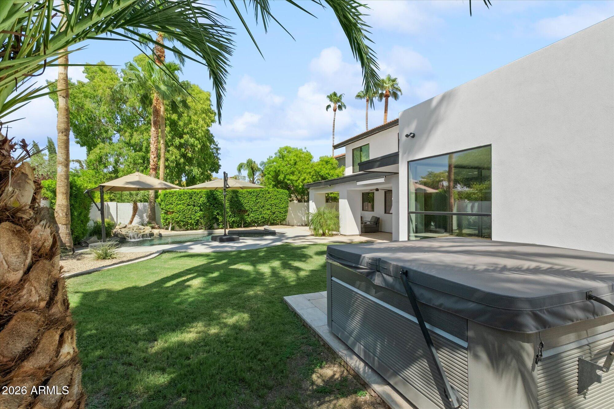 7522 E WOODSHIRE Cove