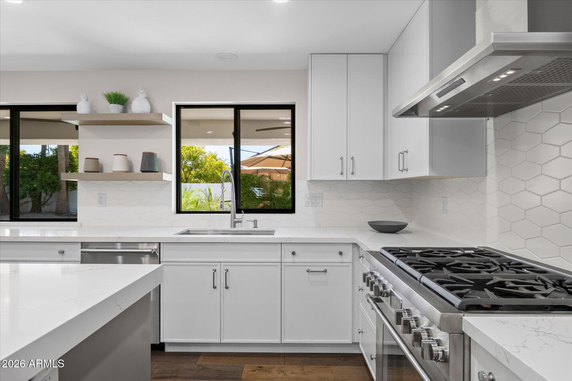 7522 E WOODSHIRE Cove