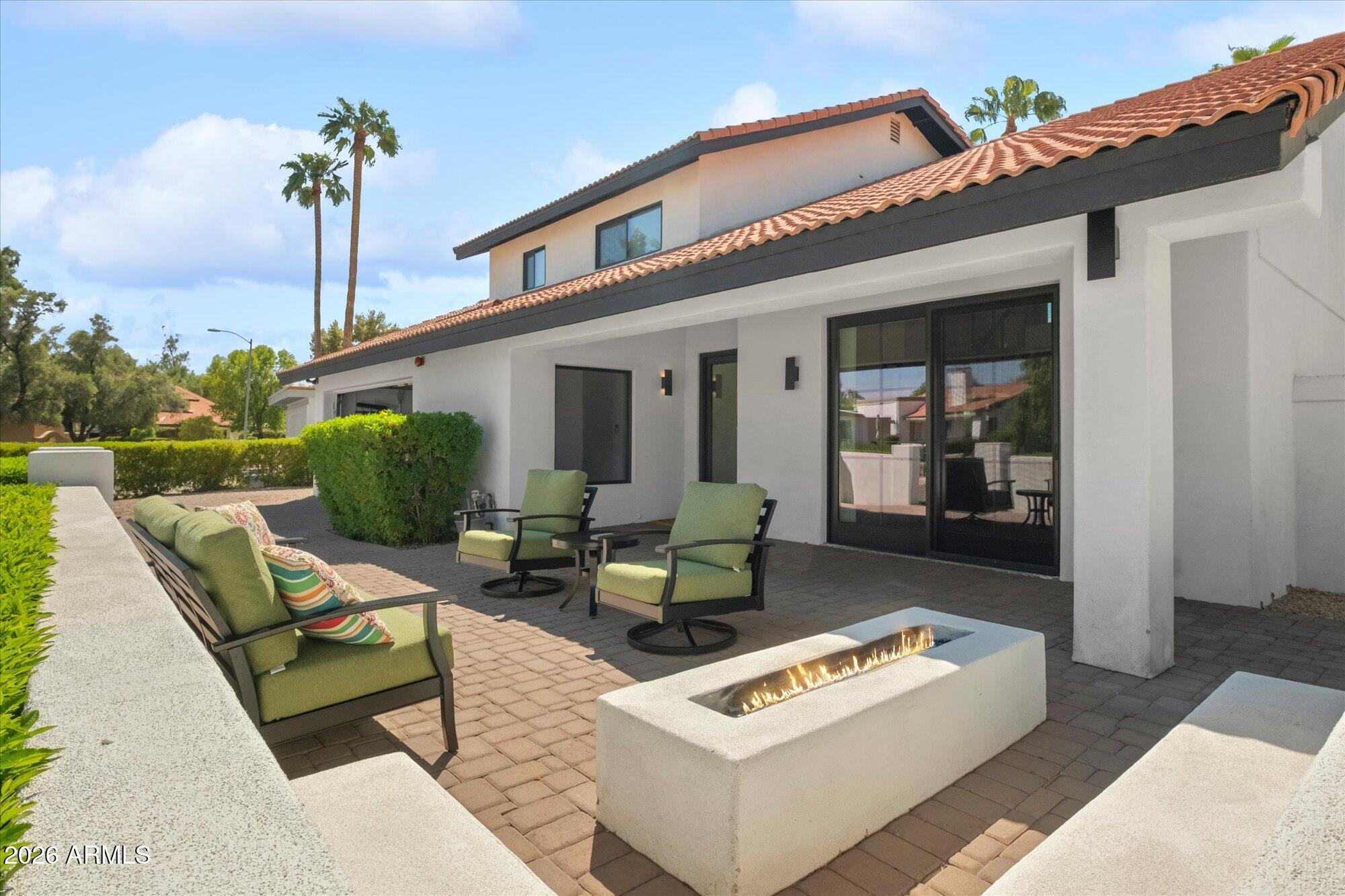 7522 E WOODSHIRE Cove