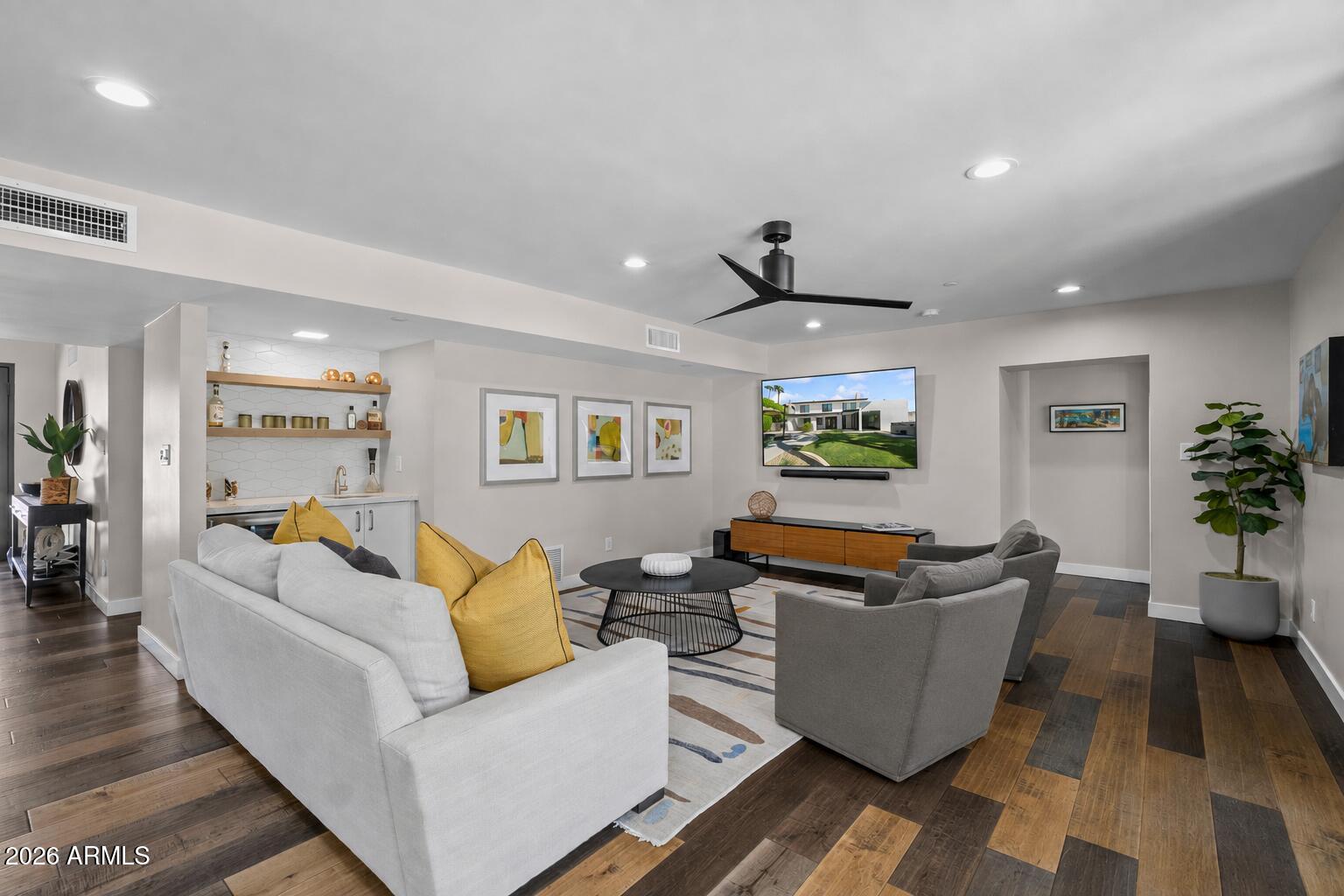 7522 E WOODSHIRE Cove
