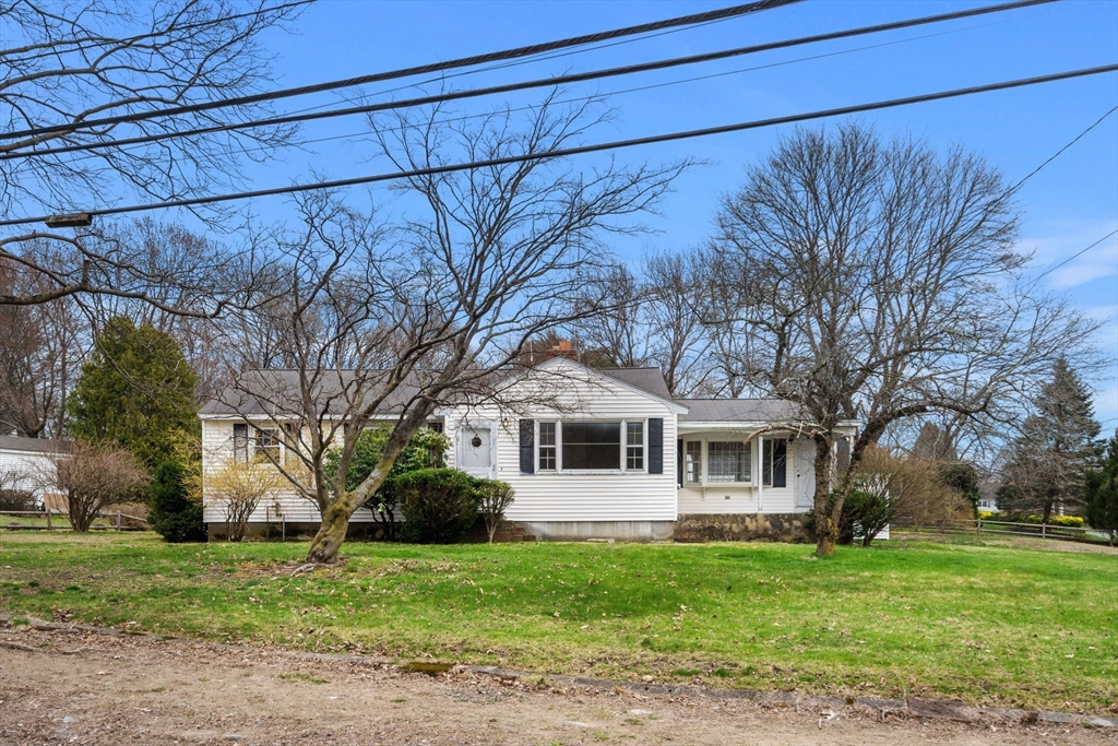 2 Hickory Ln