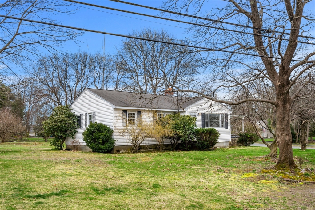 2 Hickory Ln