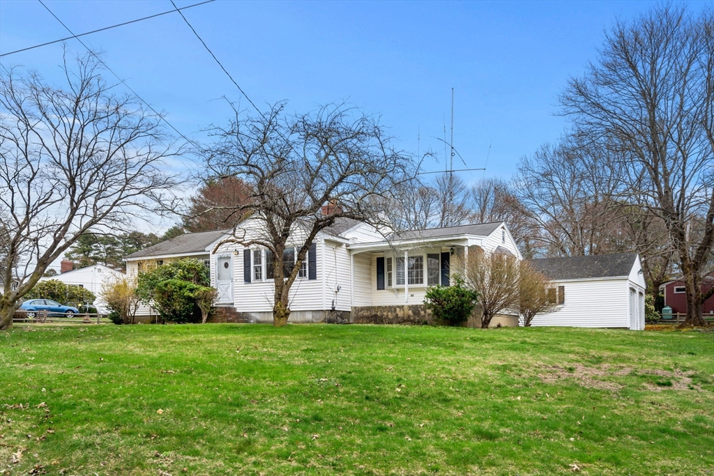 2 Hickory Ln