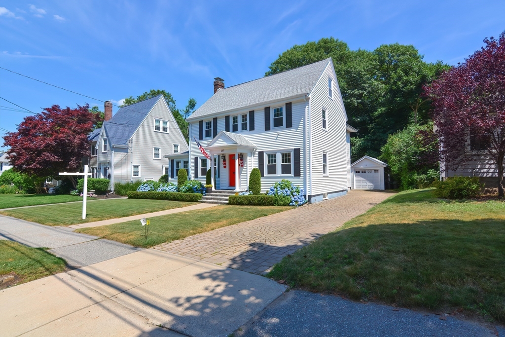 207 Lawrence Rd