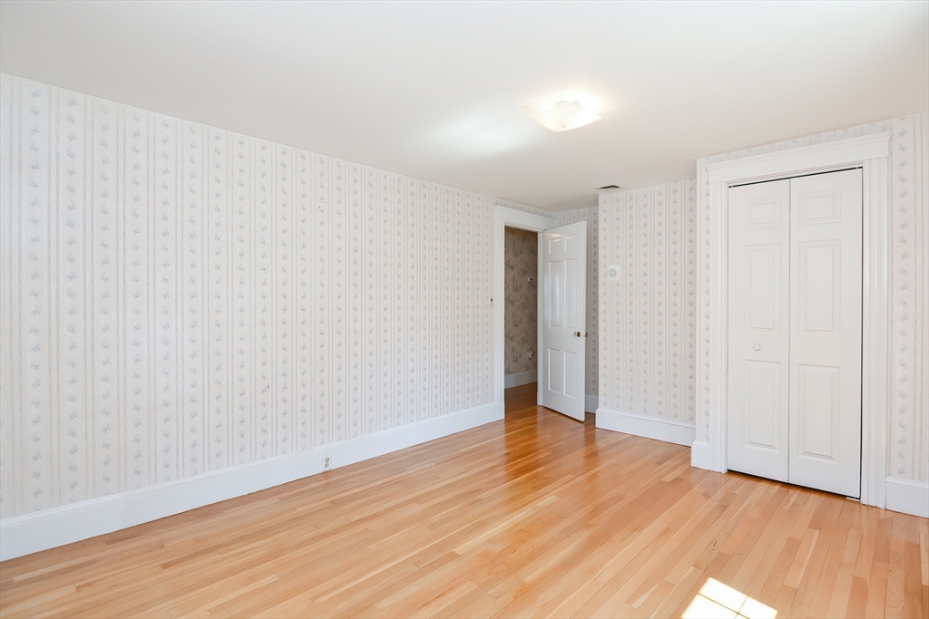 207 Lawrence Rd