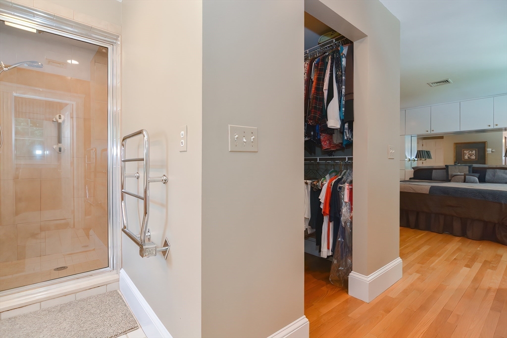 207 Lawrence Rd