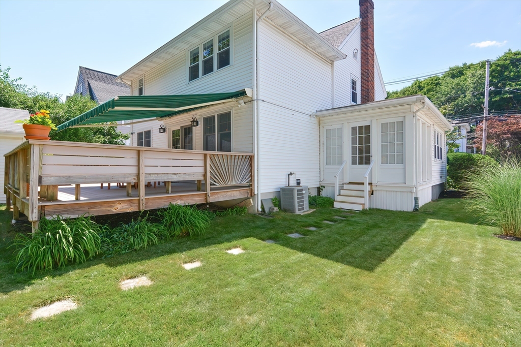 207 Lawrence Rd