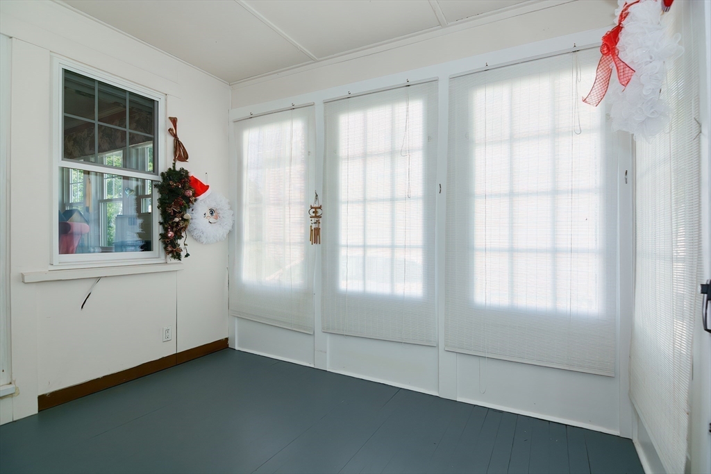 207 Lawrence Rd