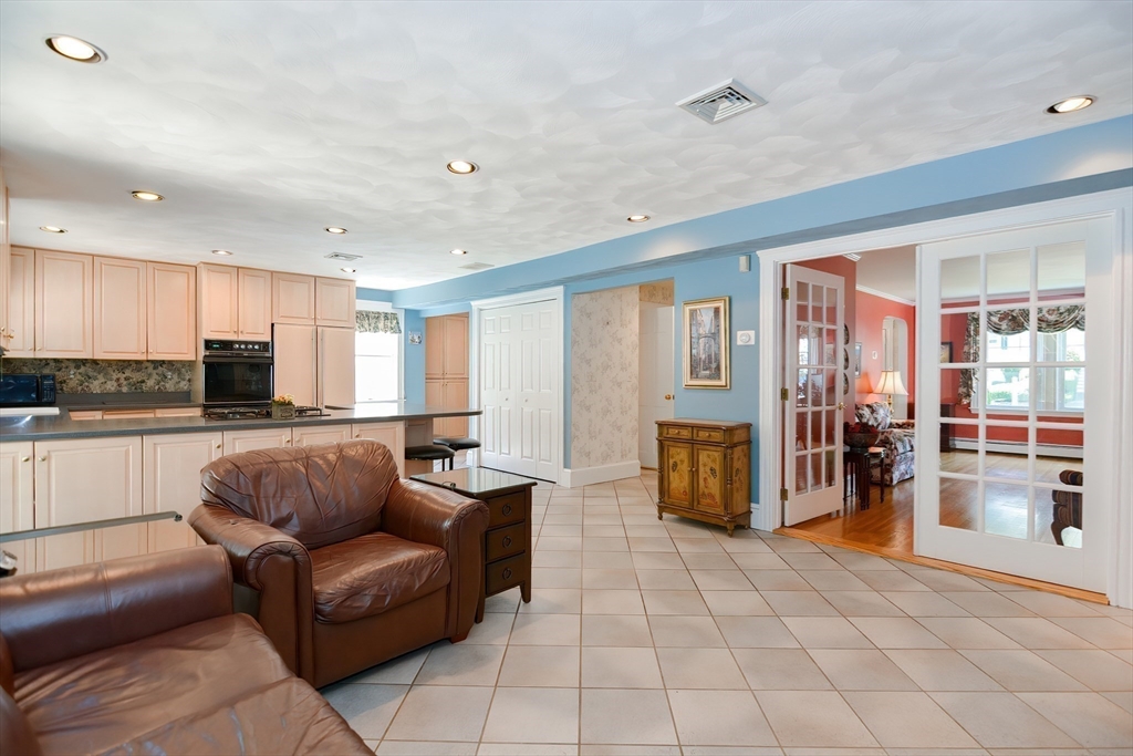 207 Lawrence Rd