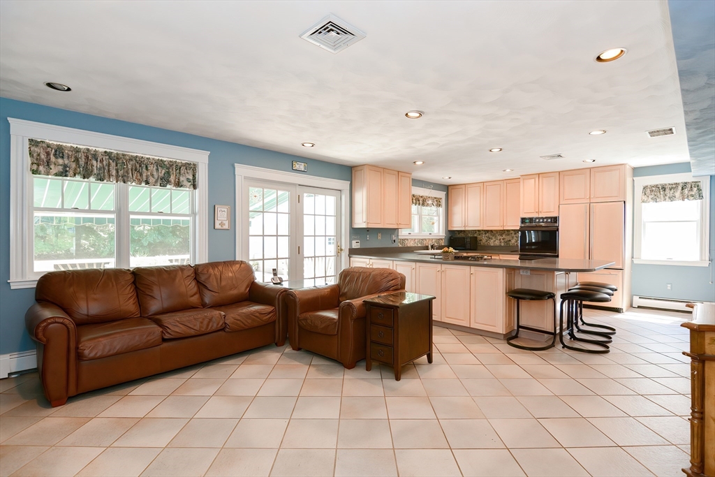 207 Lawrence Rd