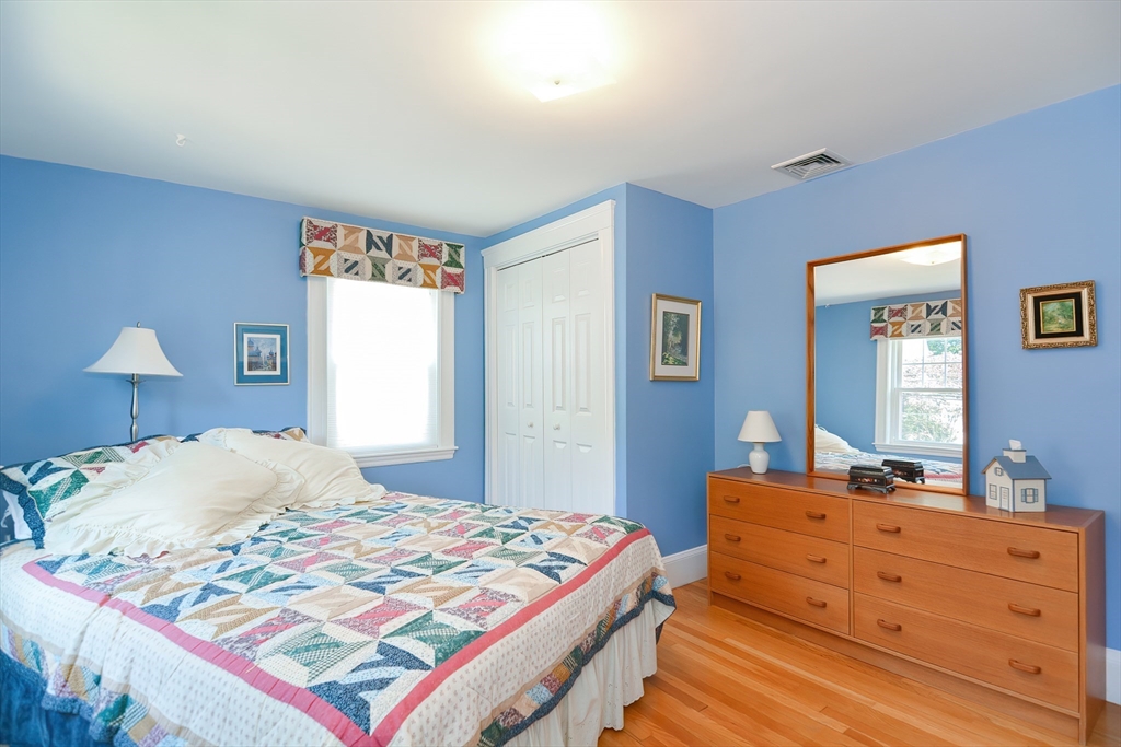207 Lawrence Rd