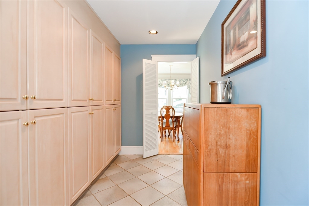 207 Lawrence Rd