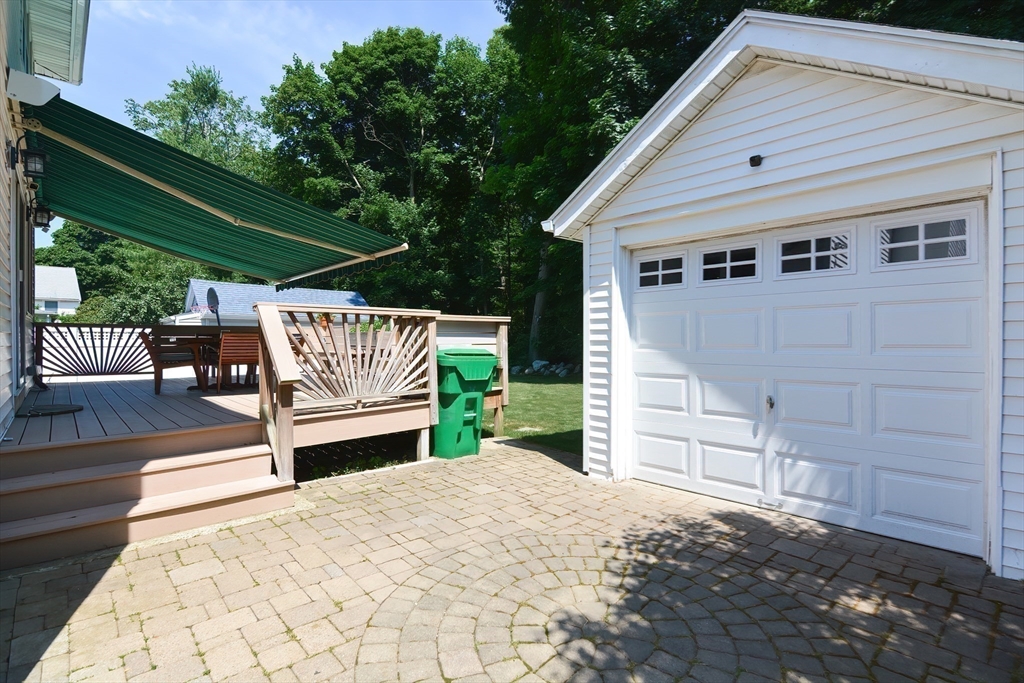 207 Lawrence Rd