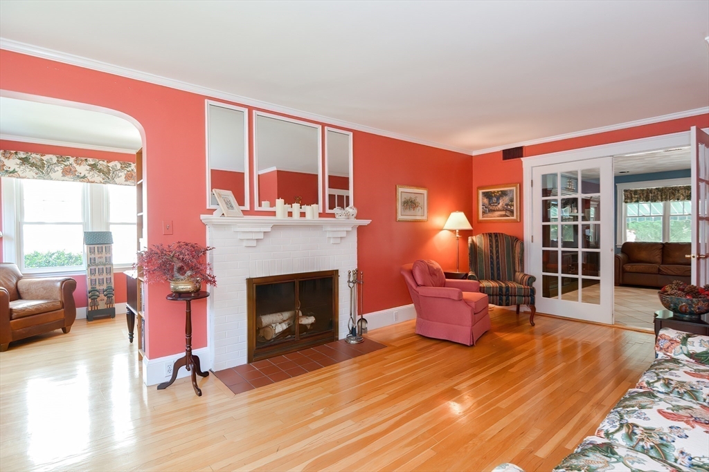 207 Lawrence Rd
