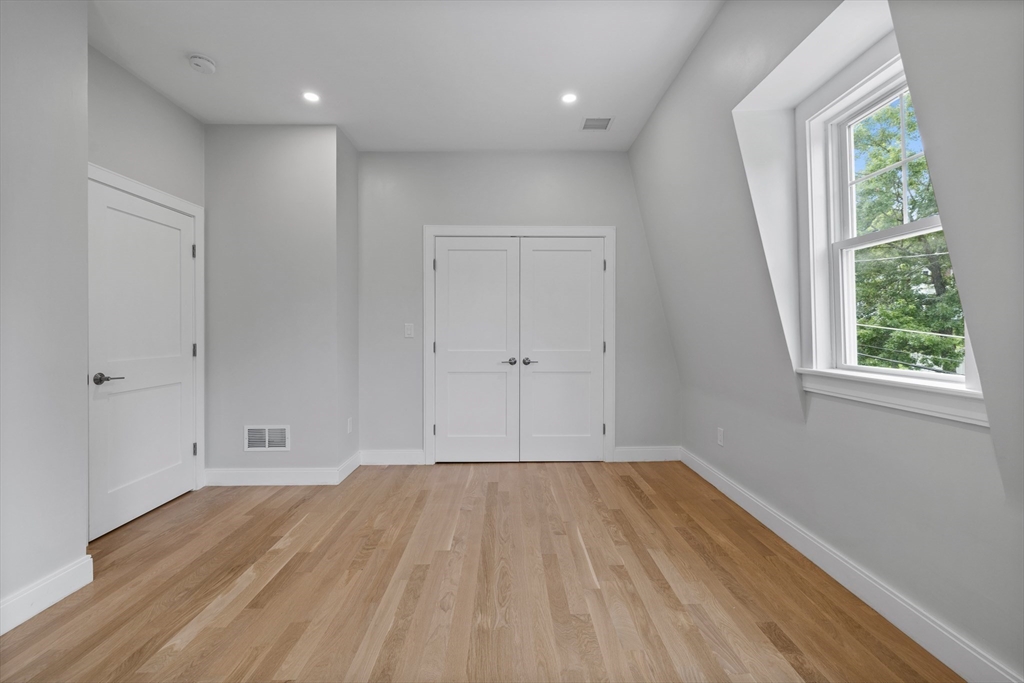 76 E Wyoming Ave