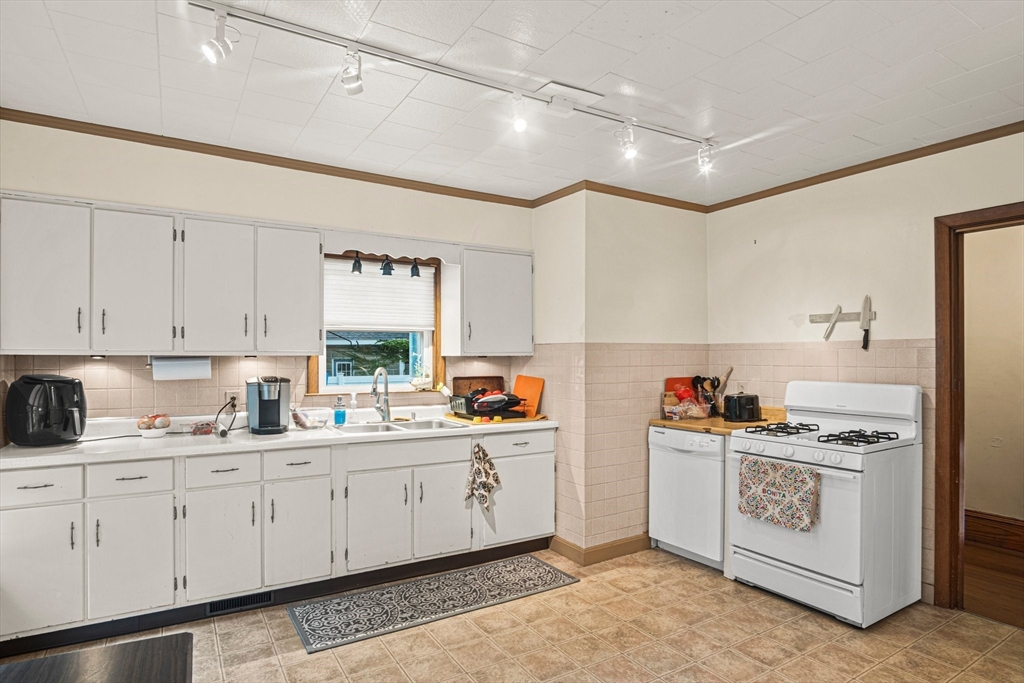 404 Pleasant Street # 2