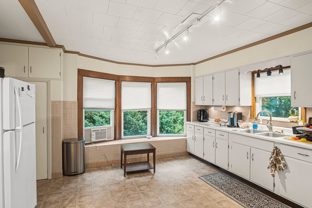 404 Pleasant Street # 2