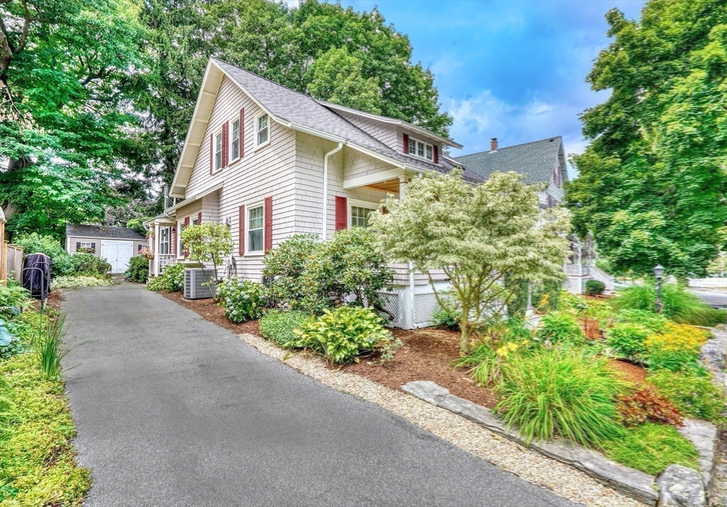 32 Batchelder Street