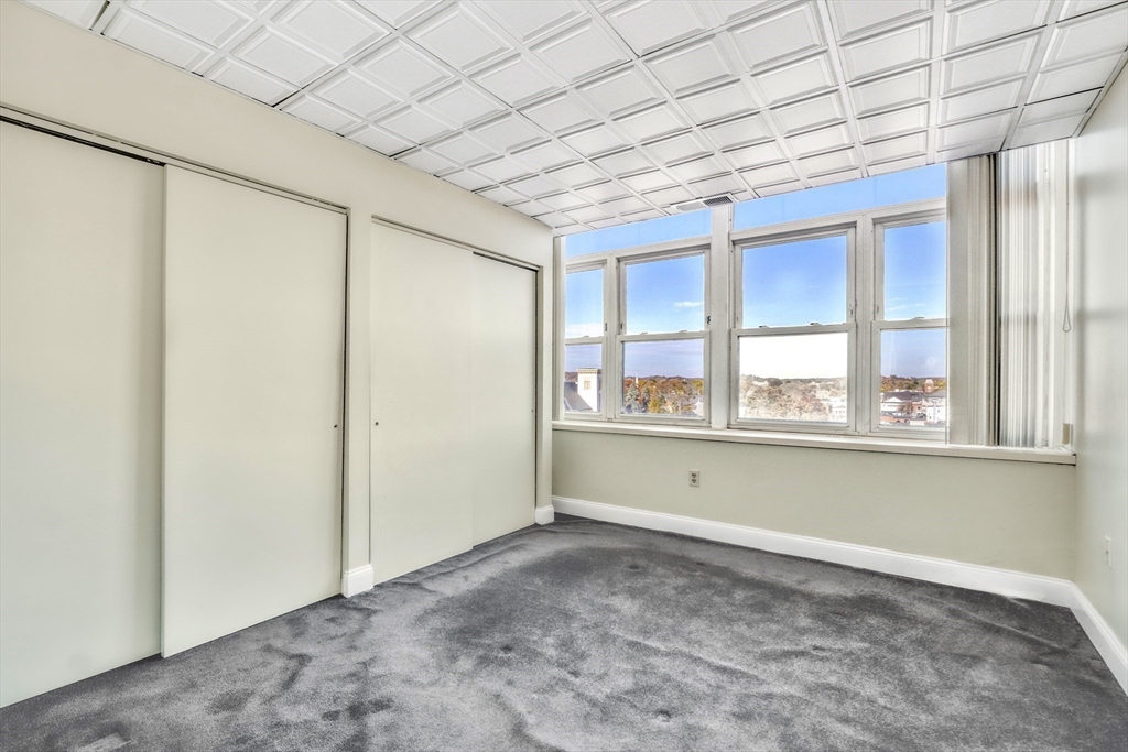 340 Main St # 703