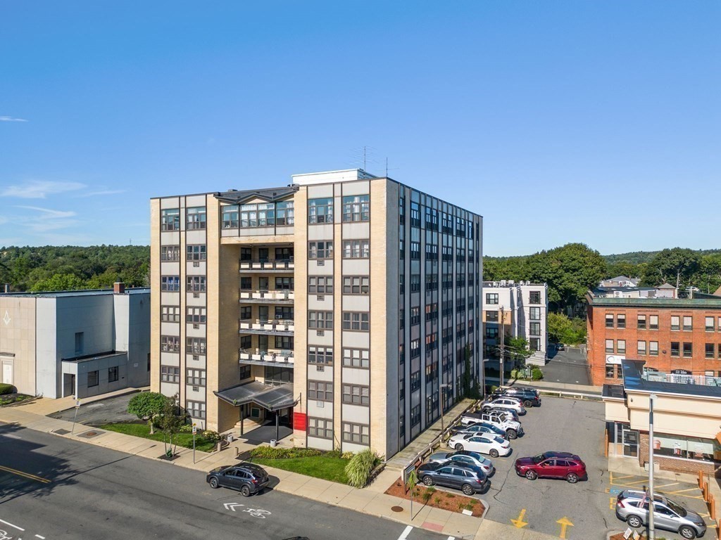 340 Main St # 703
