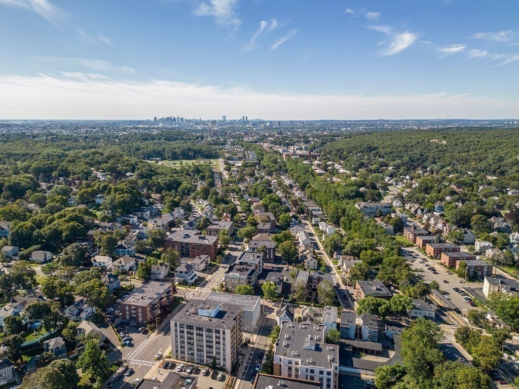 340 Main St # 703