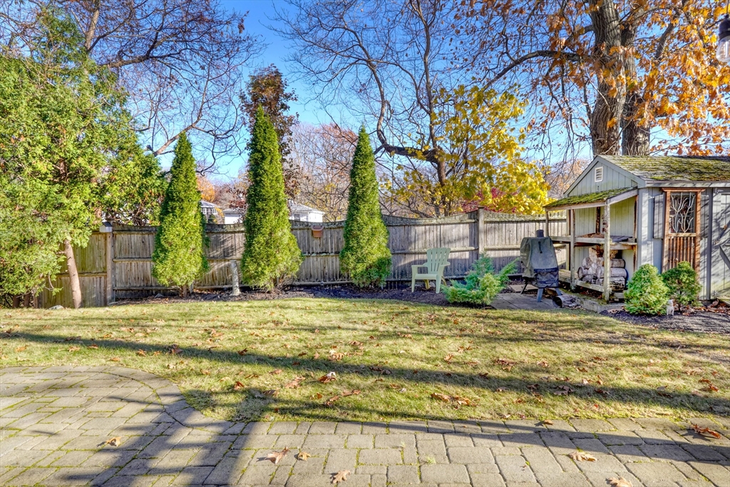 19 Ellen Rd
