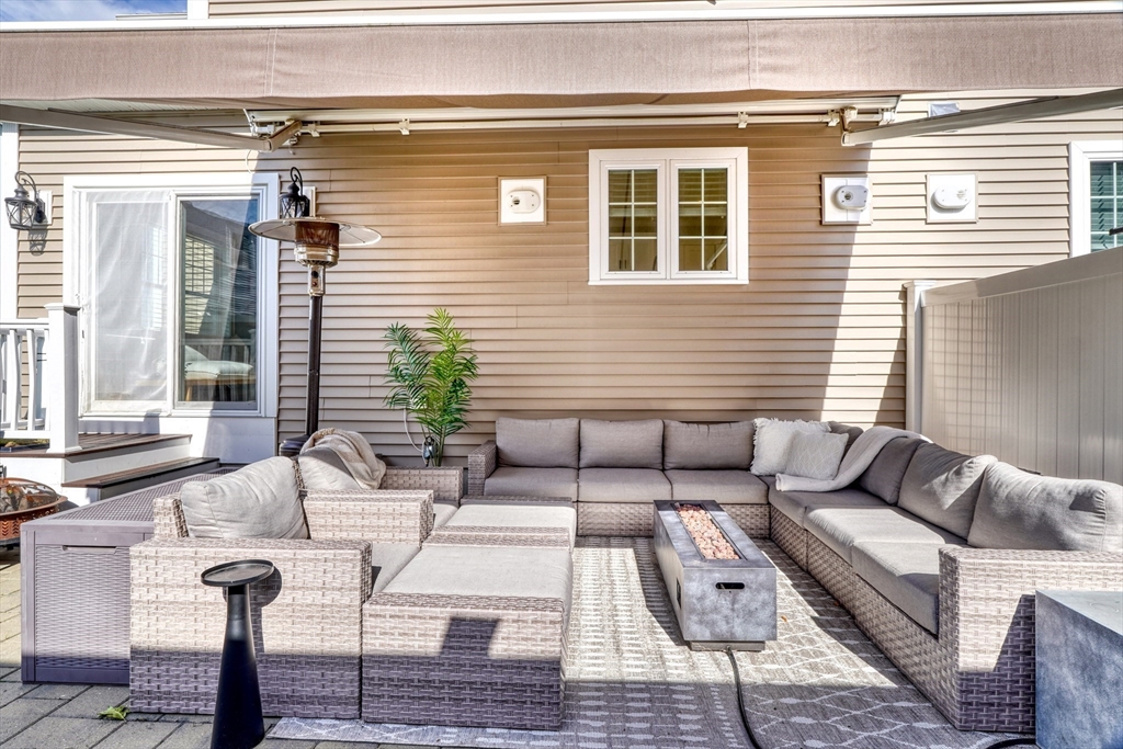 4 Charles St # B