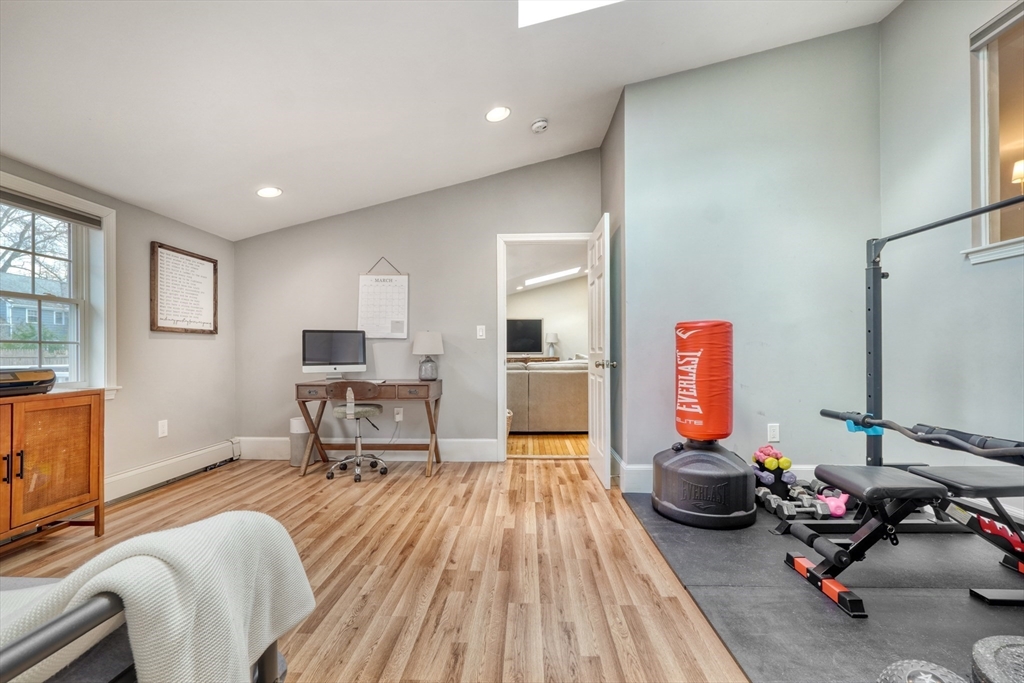 35 Woodcrest Dr