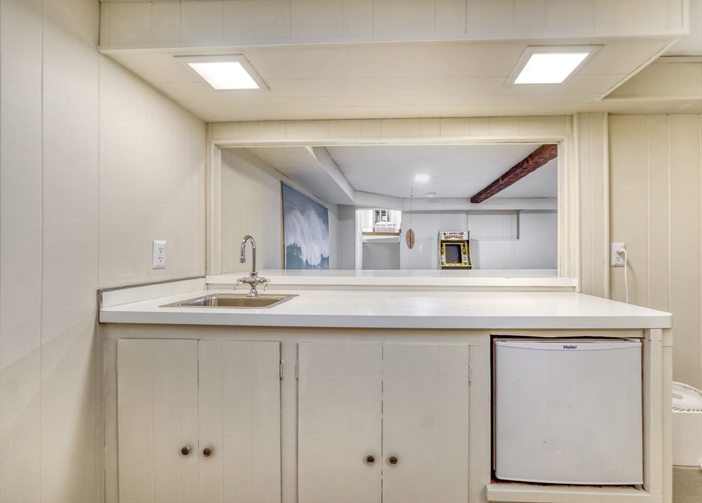 35 Woodcrest Dr