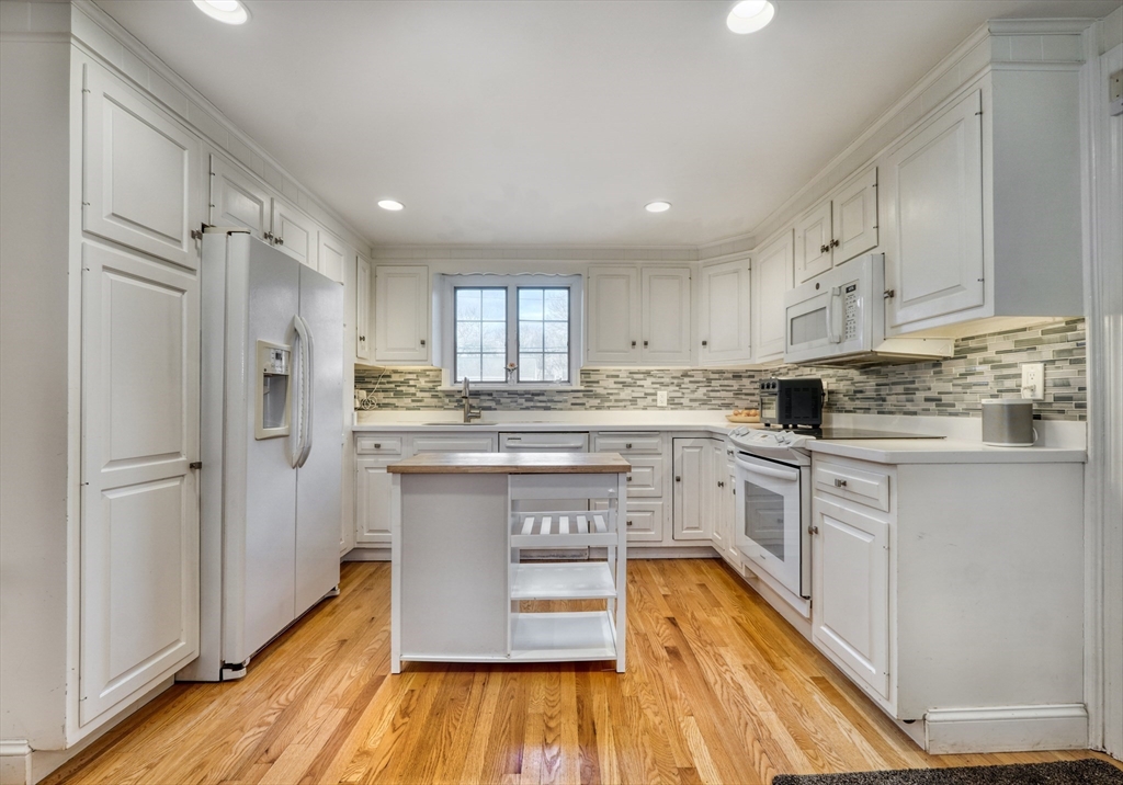 35 Woodcrest Dr