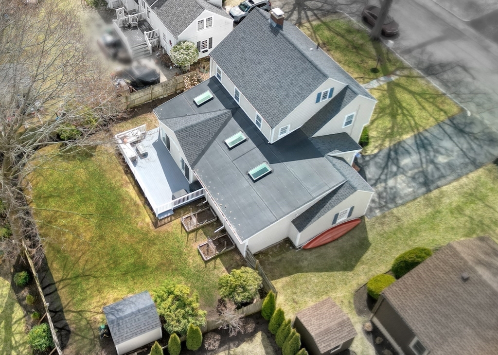 35 Woodcrest Dr