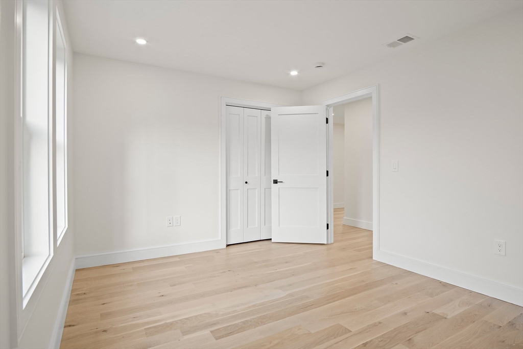 82 Oakland Street