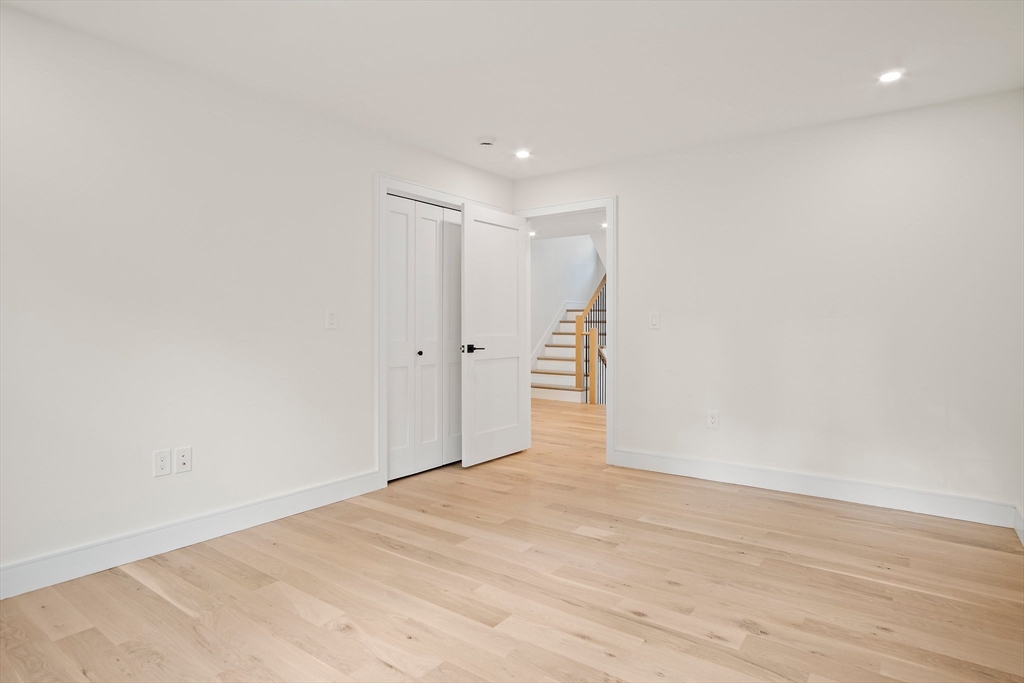 82 Oakland Street