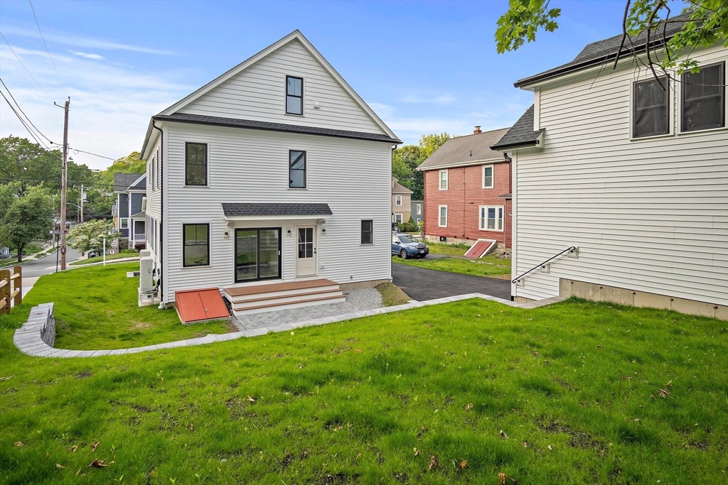 82 Oakland Street